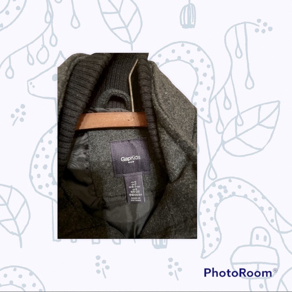 🌟Boy’s Gap Coat🌟 - Picture 3 of 3